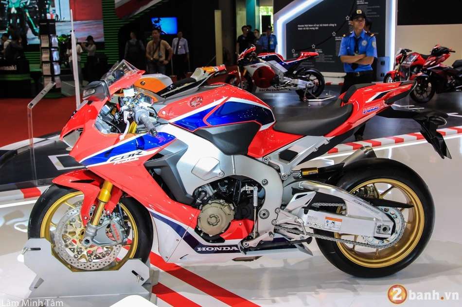 Chi tiết honda cbr1000rr fireblade sp 2017 đầu tiên tại việt nam