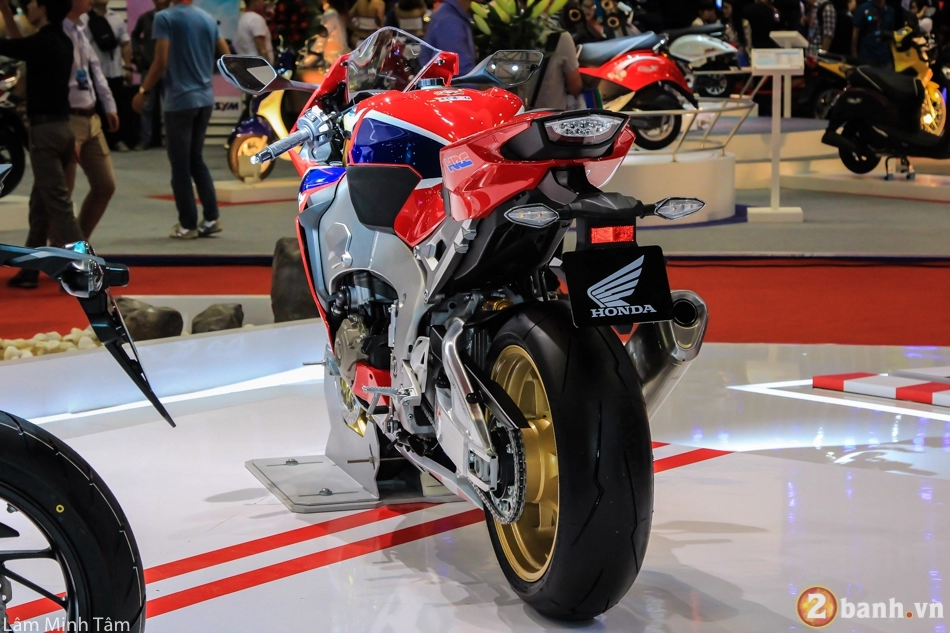 Chi tiết honda cbr1000rr fireblade sp 2017 đầu tiên tại việt nam