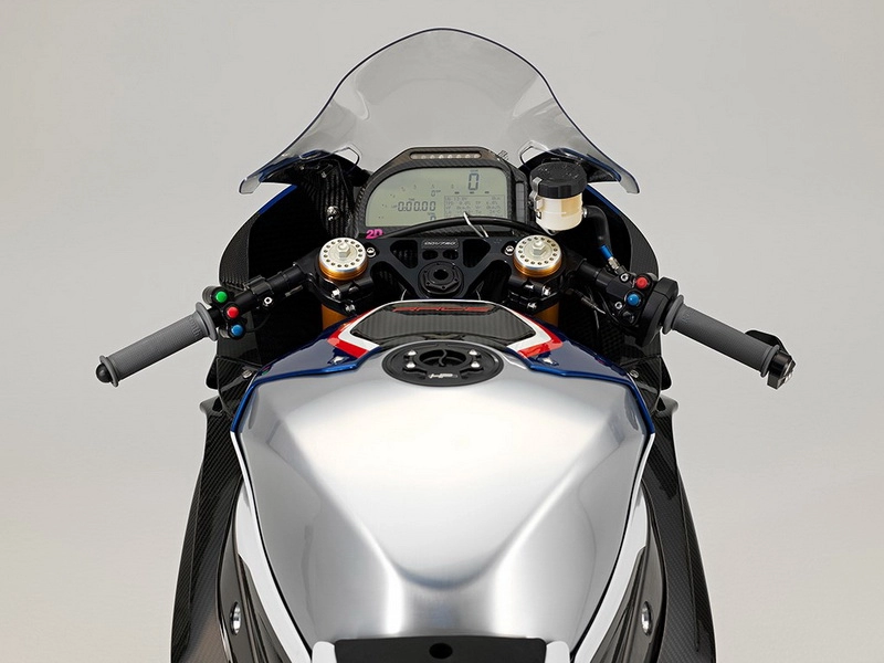 Chi tiết mẫu xế khủng bmw hp4 race vừa ra mắt với giá bán gần 2 tỷ đồng