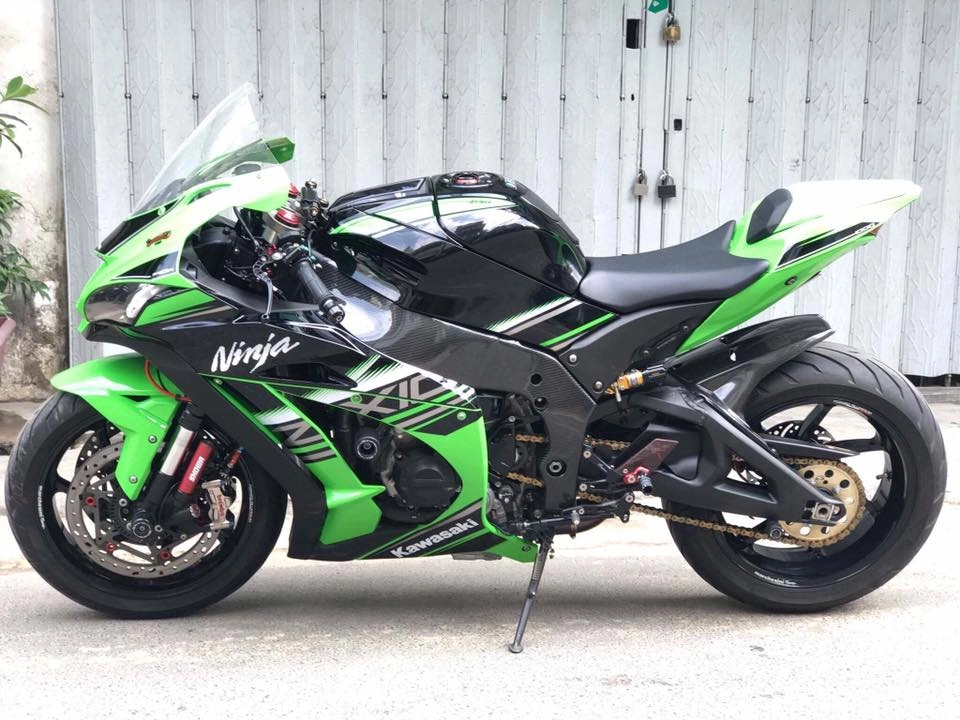 Chiến binh ninja zx-10r độ full bài hàng hiệu từ biker việt