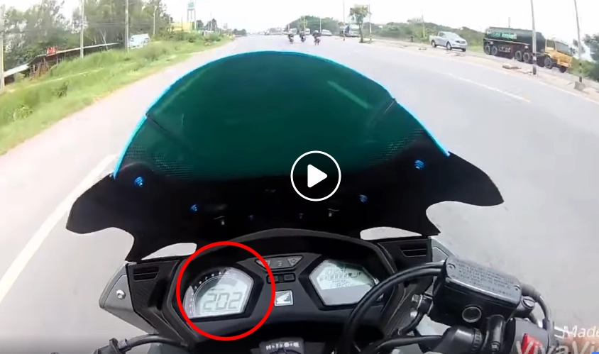 Clip ngộp thở trước ông vua 2 thì xé gió với vận tốc hơn 200km trên đất thái