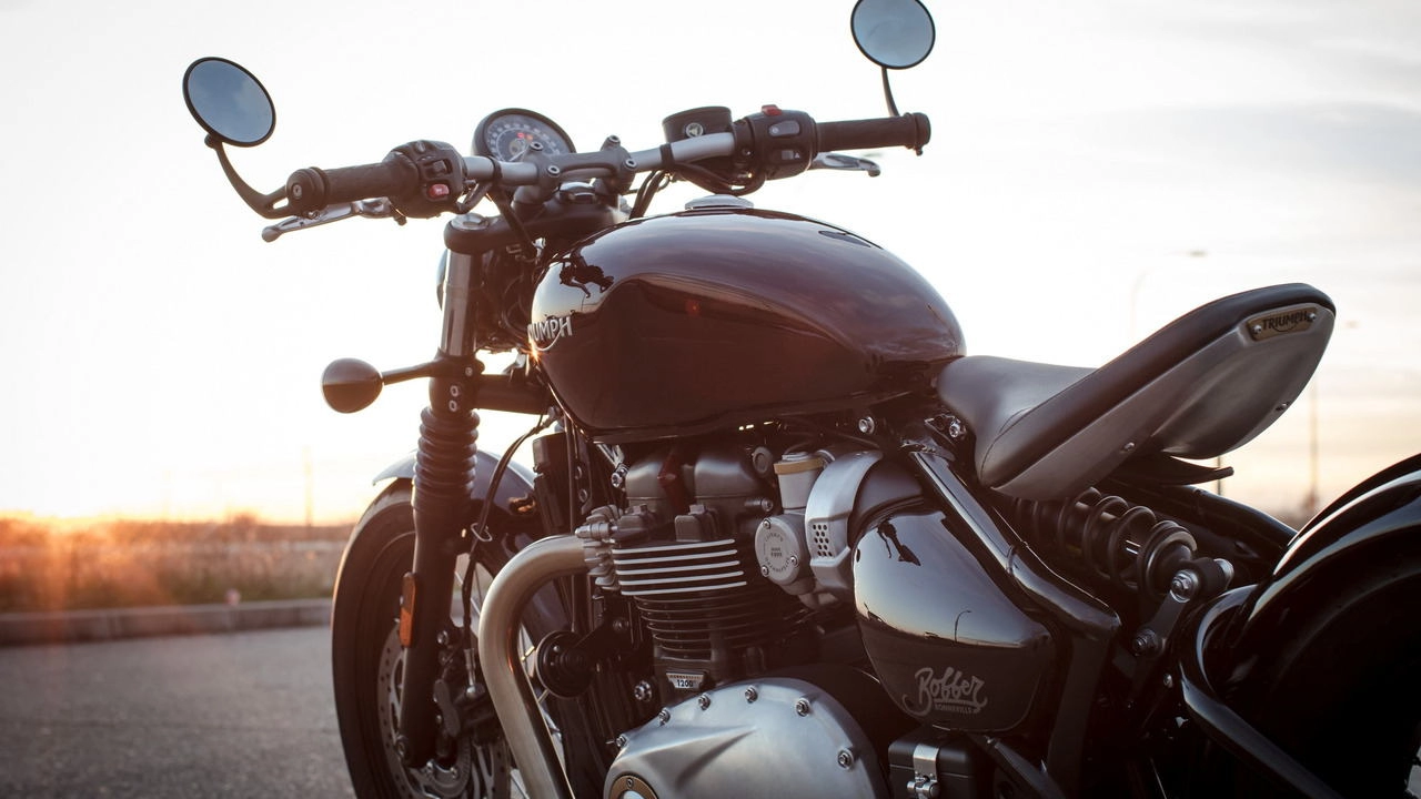 Đánh giá xe triumph bonneville bobber 2017