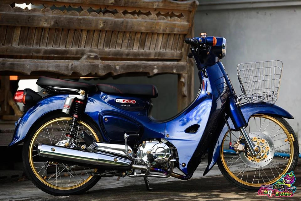 Dậy sóng với chiếc super cub 2018 độ khủng chưa lăn bánh trên đất thái