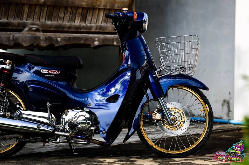 Dậy sóng với chiếc super cub 2018 độ khủng chưa lăn bánh trên đất thái