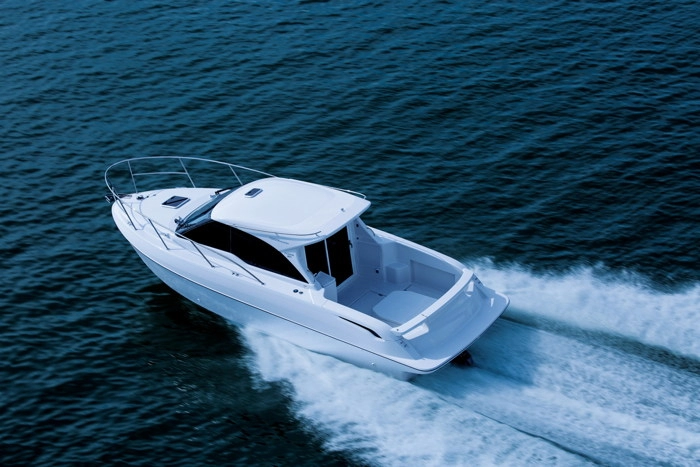 Du thuyền ponam-28v sport cruiser sang trọng của toyota