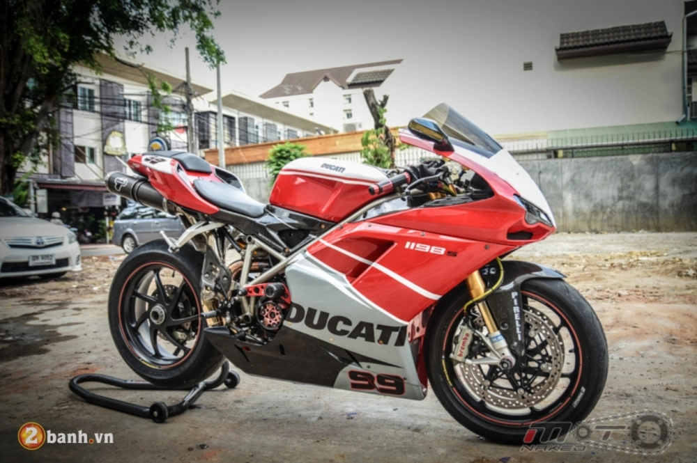 Ducati 1198s đầy hiệu năng trong bản độ cực kì ấn tượng của biker thái