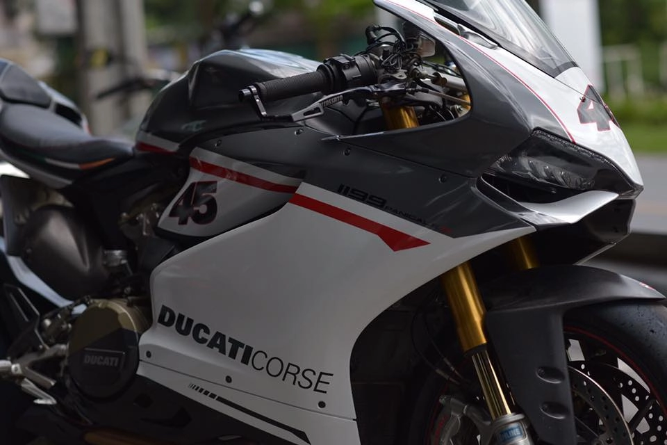 Ducati 1199 panigale s khoe thân siêu ngầu trong bộ cánh mới