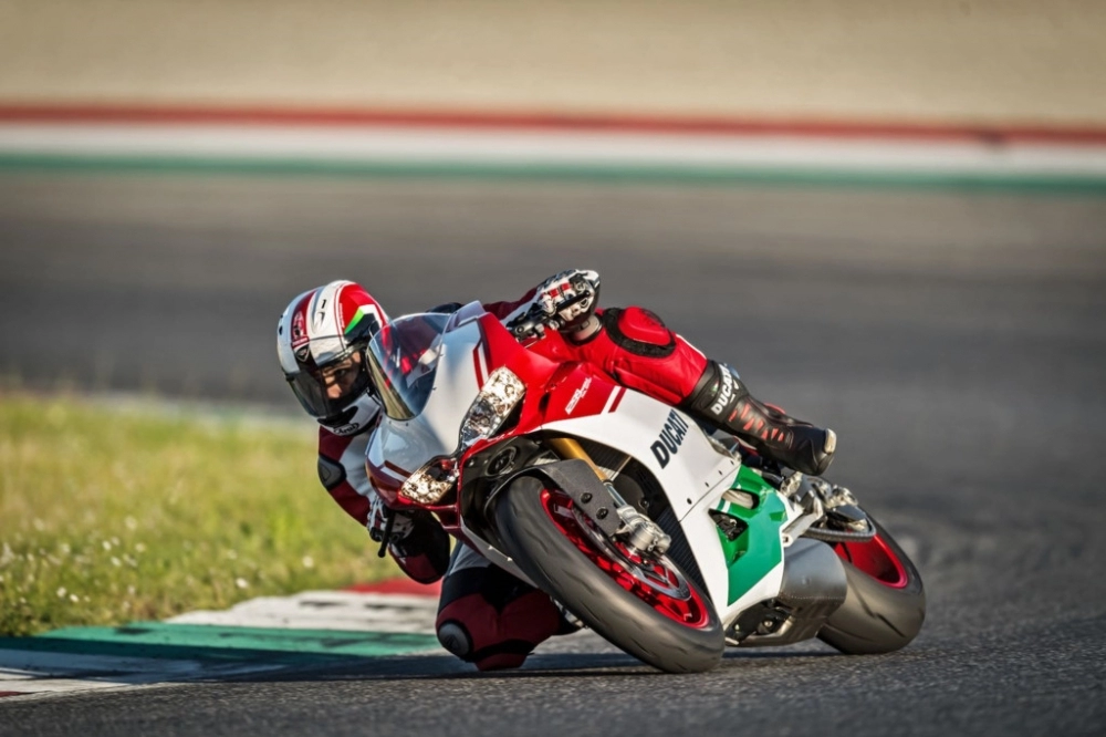 Ducati 1299 panigale r final edition-phiên bản cuối cùng động cơ 2 xy-lanh 8 v