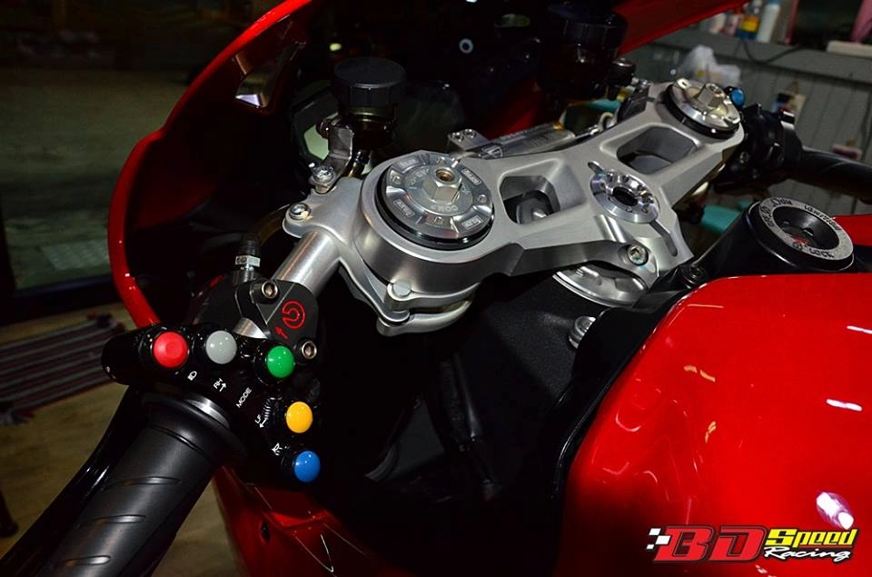 Ducati 899 panigale lột xác cực chất trong bản độ full option
