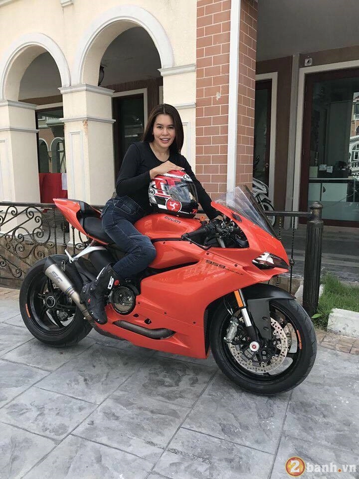 Ducati 959 panigale độ khủng của nữ biker thái lan