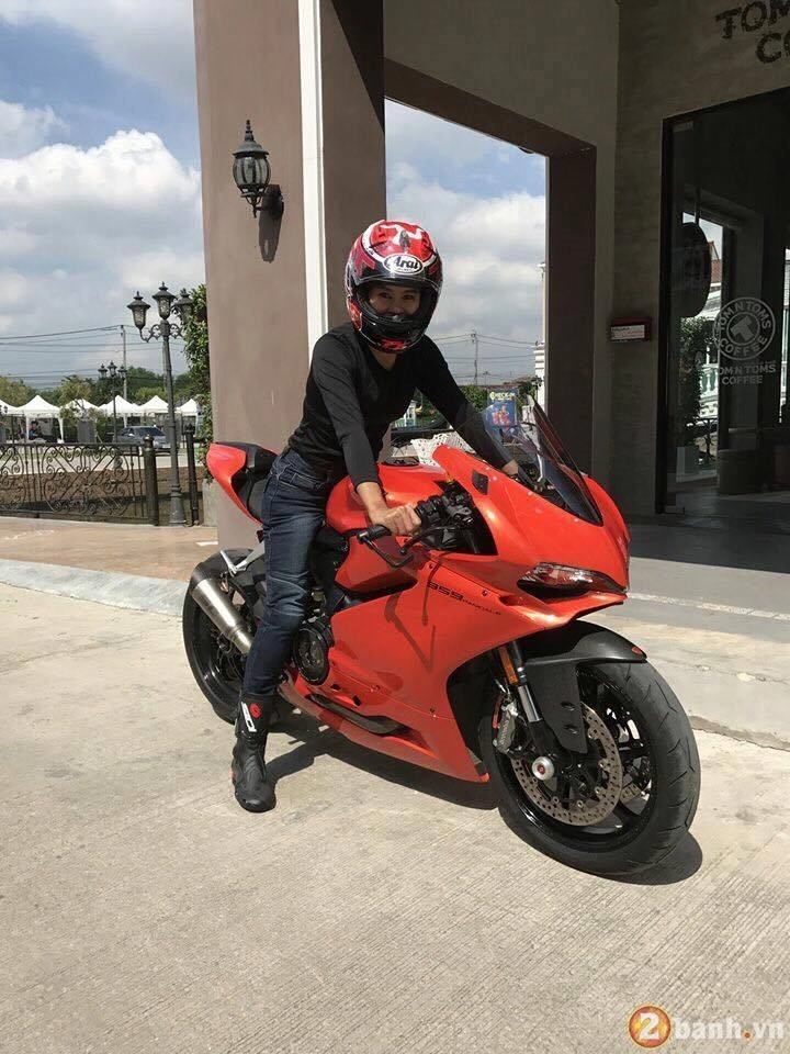 Ducati 959 panigale độ khủng của nữ biker thái lan