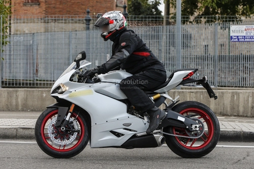  ducati 959 panigale trên đường thử 