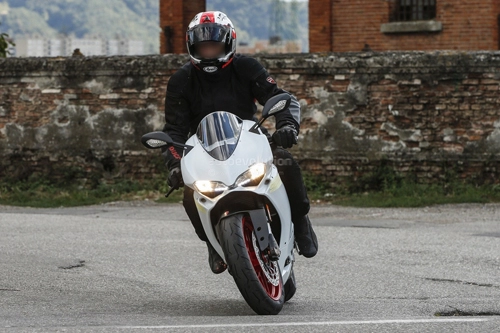  ducati 959 panigale trên đường thử 