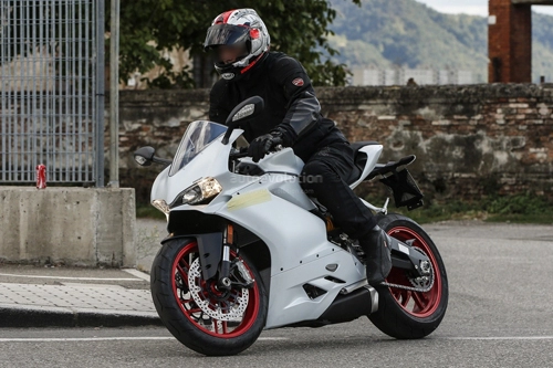  ducati 959 panigale trên đường thử 