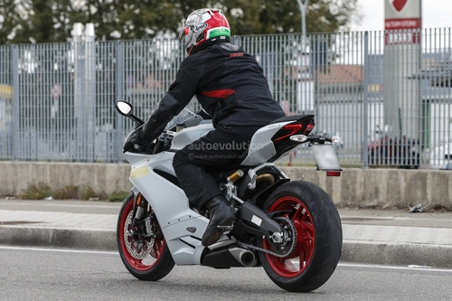  ducati 959 panigale trên đường thử 