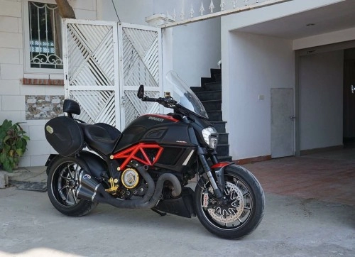 Ducati diavel carbon 2015