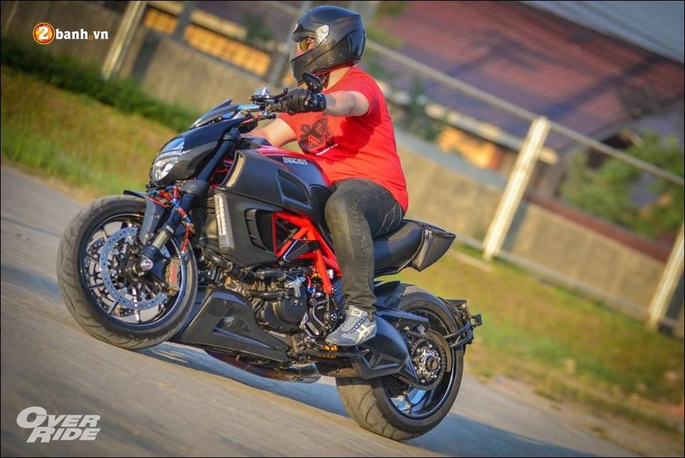 Ducati diavel huyền thoại bóng đêm sự trở lại đầy ma mị