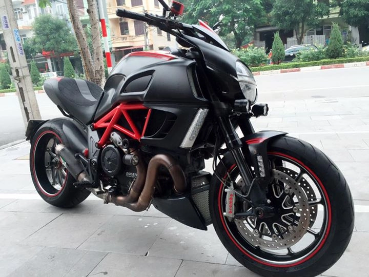 Ducati diavel - quỷ dữ hầm hố khi xuất hiện trên phố