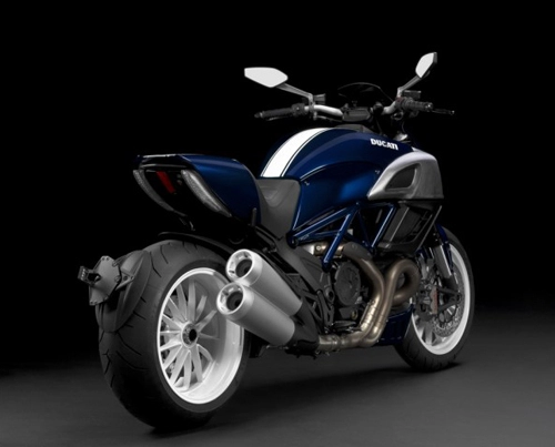  ducati diavel stripe 2013 - ngoại hình thể thao 