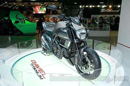  ducati diavel titanium - quý ông lịch lãm 