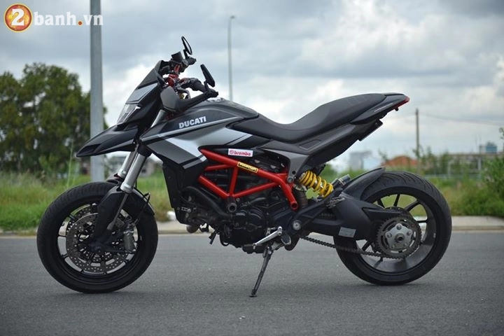 Ducati hypermotard 821 mạnh mẽ hơn trong gói nâng cấp hàng hiệu