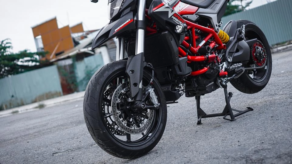 Ducati hypermotard 939 độ chất đến ngất trong từng chi tiết tại việt nam