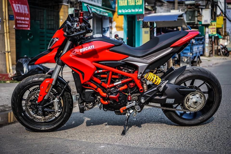 Ducati hypermotard 939 với một vài option tuyệt đẹp tại việt nam