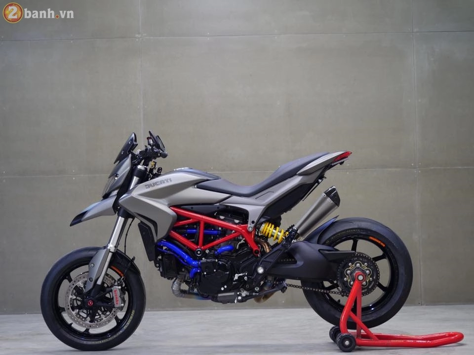 Ducati hypermotard đẹp và chất hơn với gói nâng cấp hàng hiệu