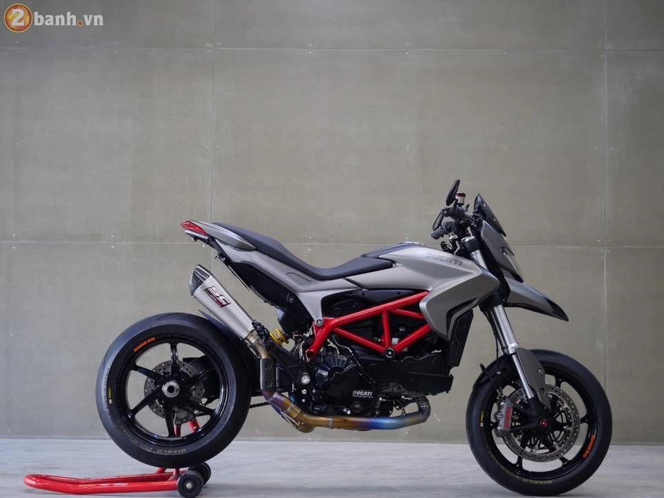 Ducati hypermotard đẹp và chất hơn với gói nâng cấp hàng hiệu