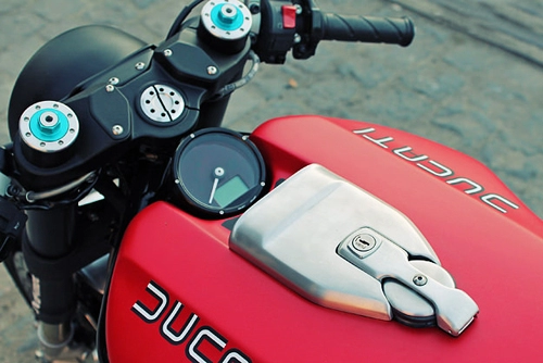  ducati monster 1100 lạ lẫm 