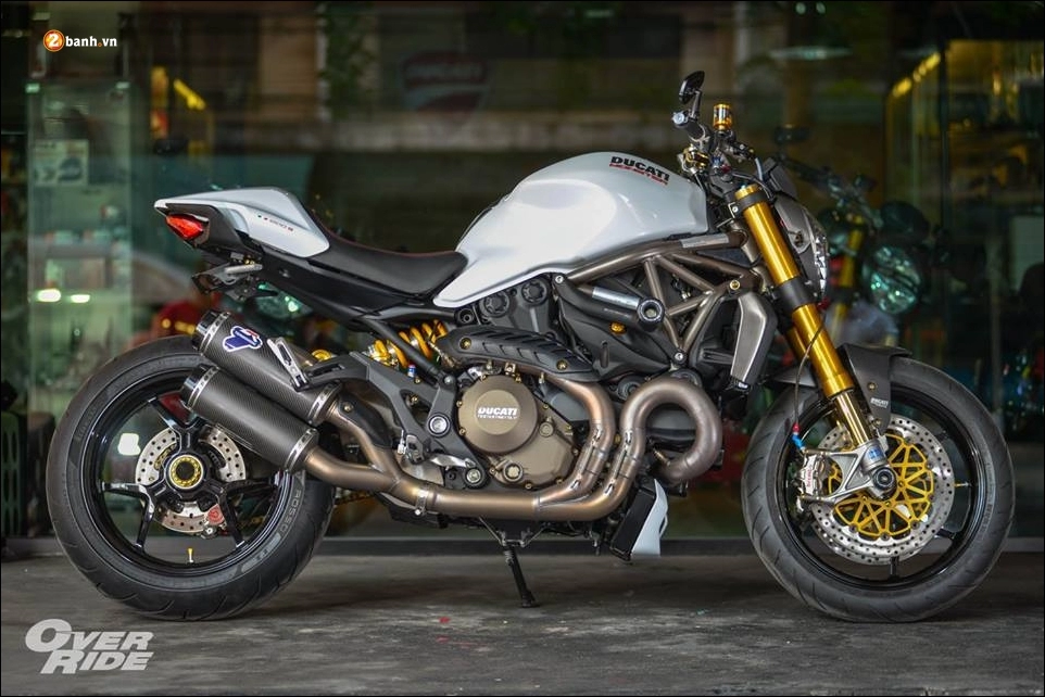 Ducati monster 1200s độ xứng danh quỷ đầu đàn gia đình monster