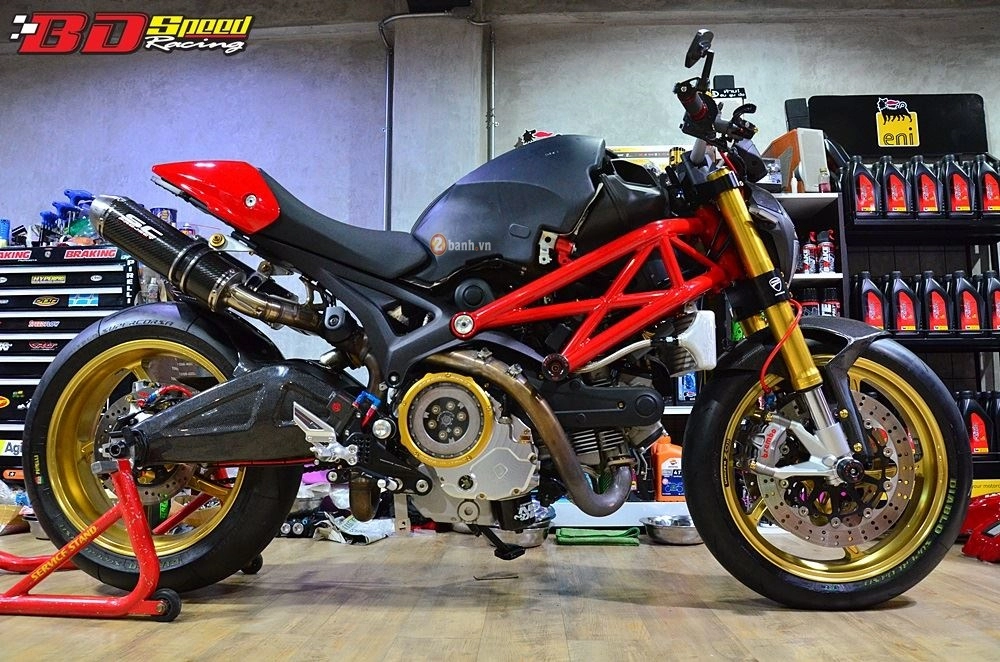 Ducati monster 795 đầy ấn tượng với bản độ còn dang dở