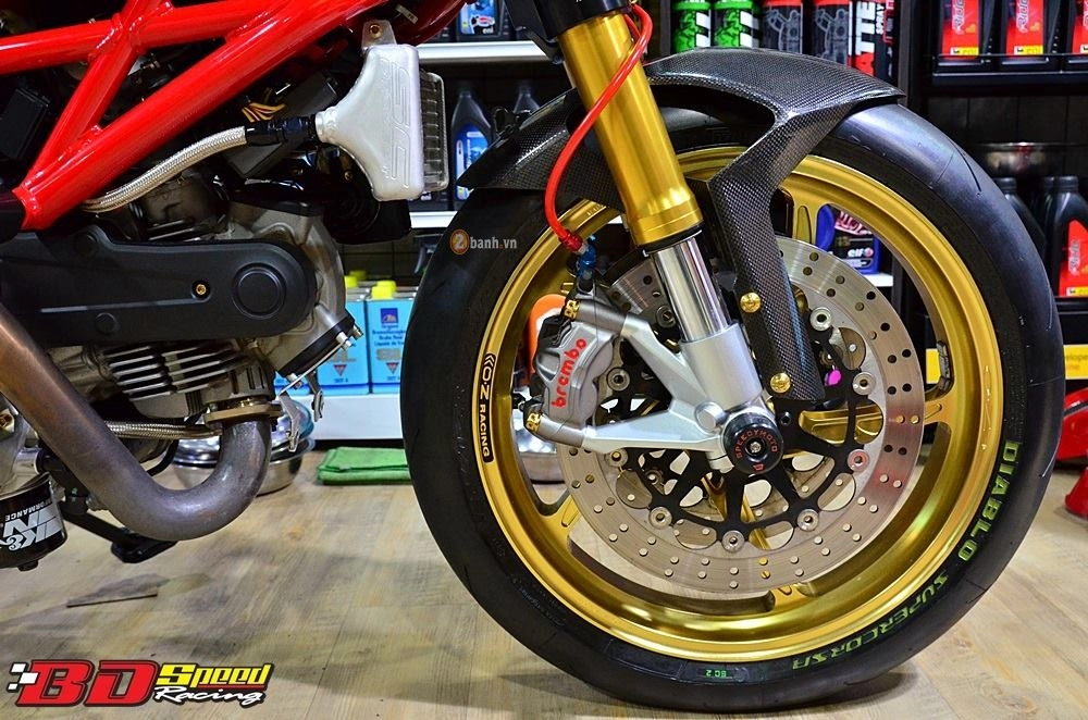 Ducati monster 795 đầy ấn tượng với bản độ còn dang dở