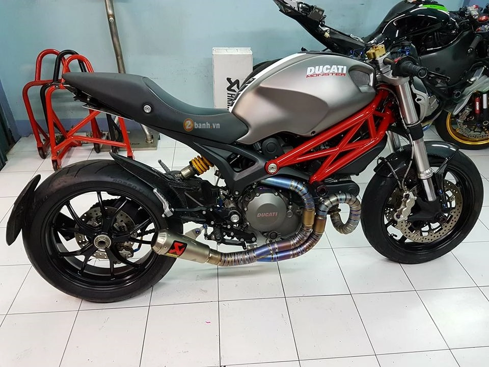 Ducati monster 796 độ nhẹ nhưng hoành tráng