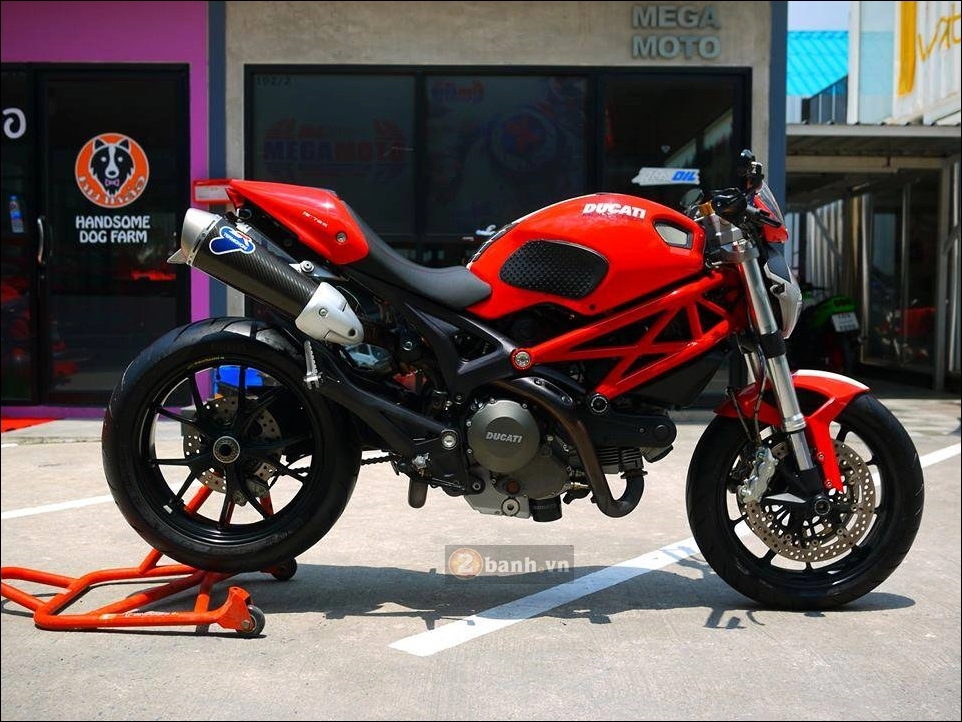 Ducati monster 796 hậu duệ sau thành công của monster 795