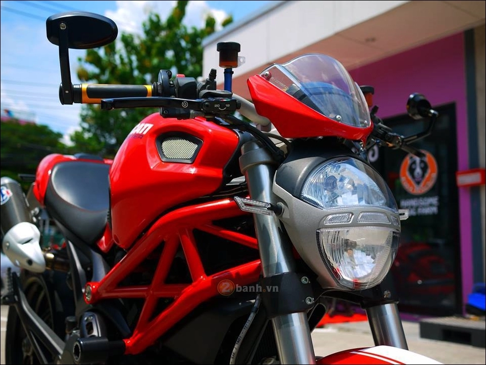 Ducati monster 796 hậu duệ sau thành công của monster 795