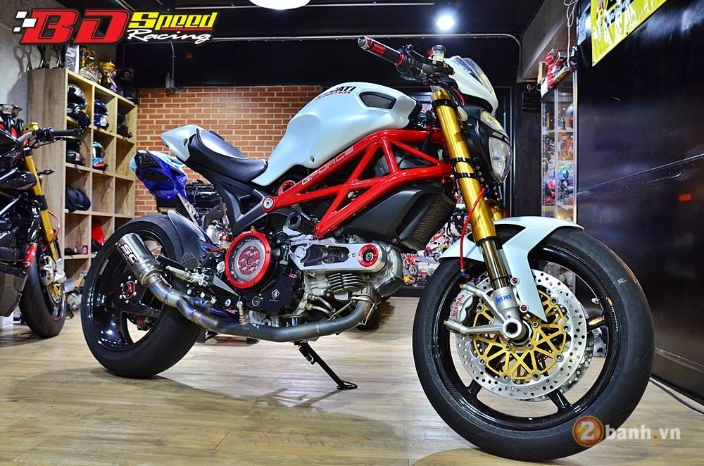 Ducati monster 796 lột xác cực kì ngoạn mục đến ấn tượng