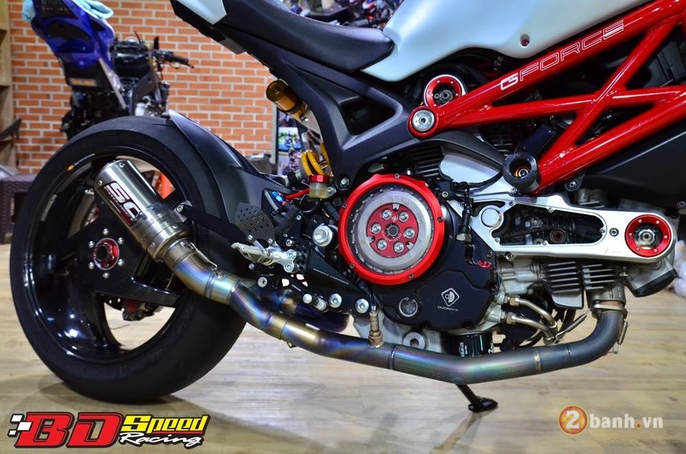 Ducati monster 796 lột xác cực kì ngoạn mục đến ấn tượng