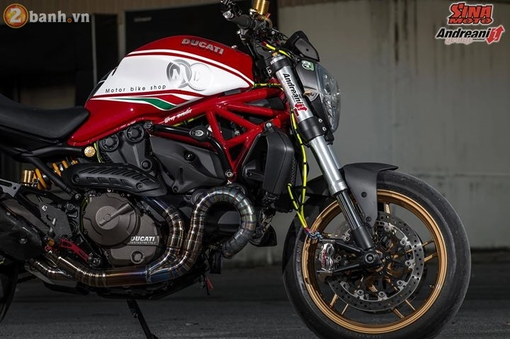 Ducati monster 821 vô cùng hấp dẫn trong bản độ đầy đồ hiệu