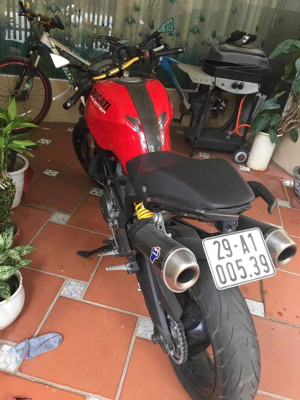 Ducati monster đỏ đẹp mới