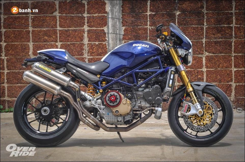 Ducati monster s4r quái vật cổ đại hồi sinh không tưởng cùng dàn chân khủng