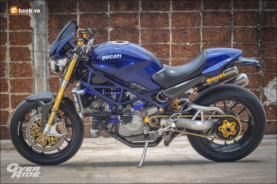 Ducati monster s4r quái vật cổ đại hồi sinh không tưởng cùng dàn chân khủng