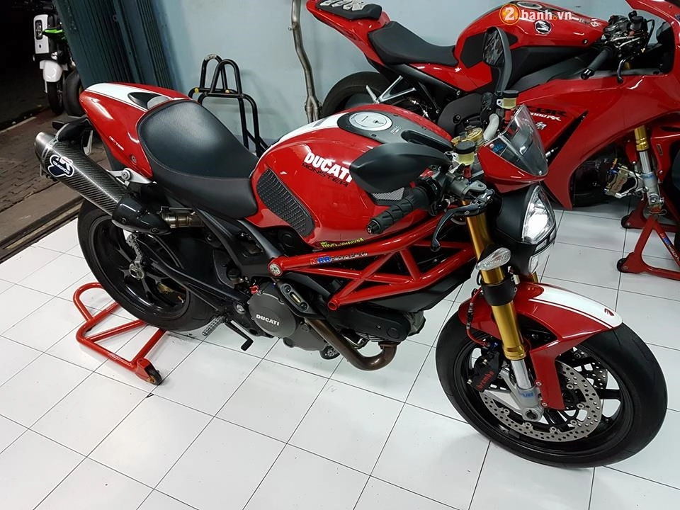 Ducati monter 796 quái thú đường phố bên loạt đồ chơi hàng hiệu