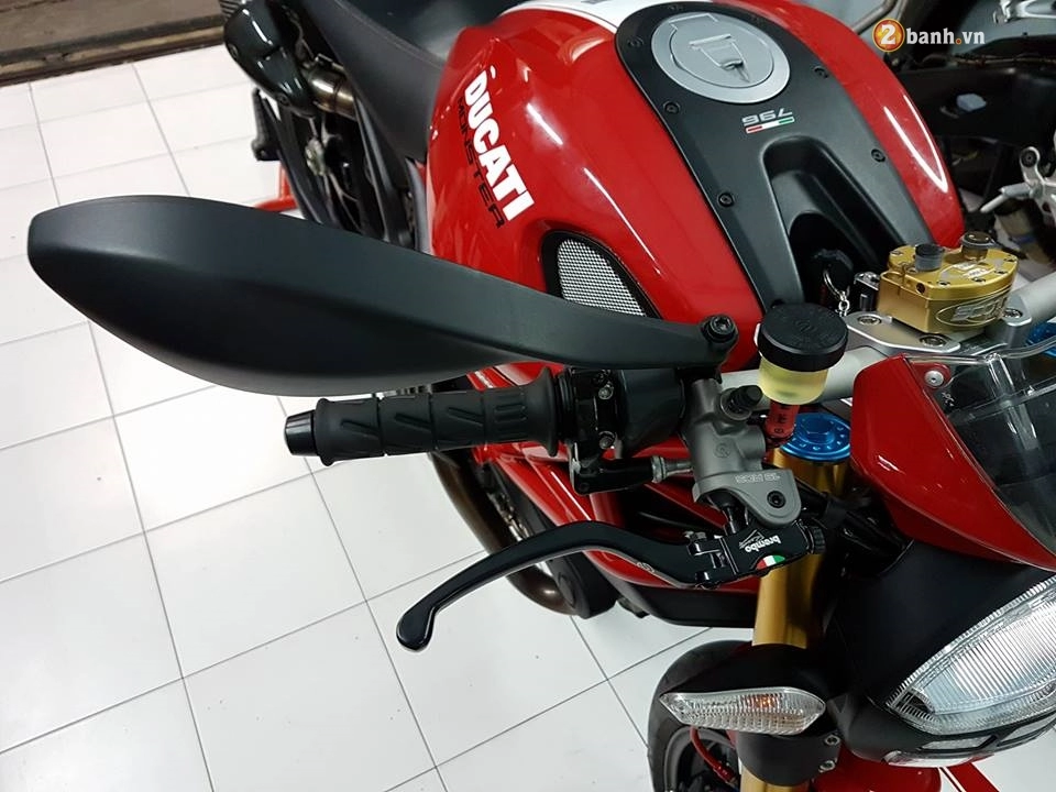 Ducati monter 796 quái thú đường phố bên loạt đồ chơi hàng hiệu