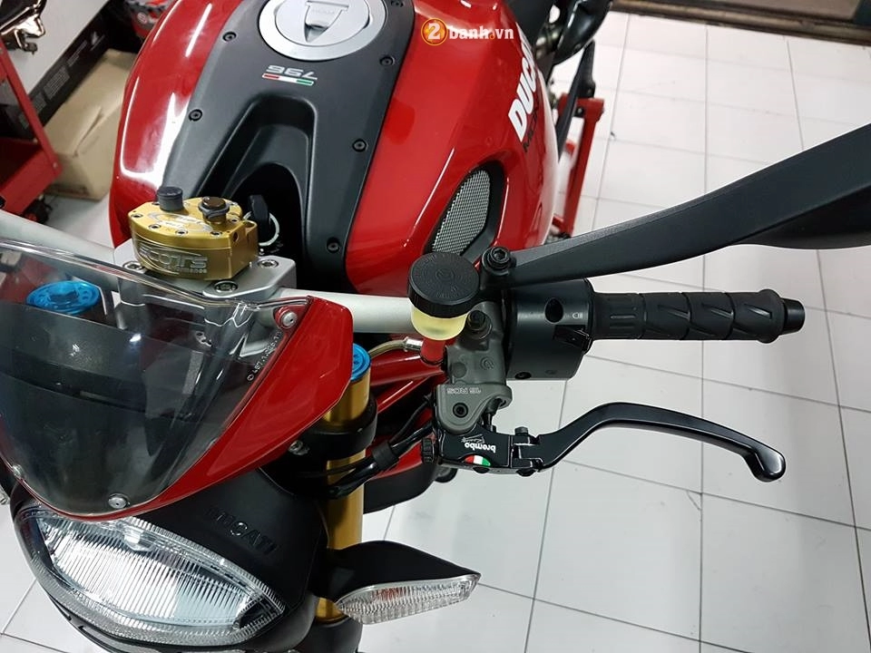 Ducati monter 796 quái thú đường phố bên loạt đồ chơi hàng hiệu