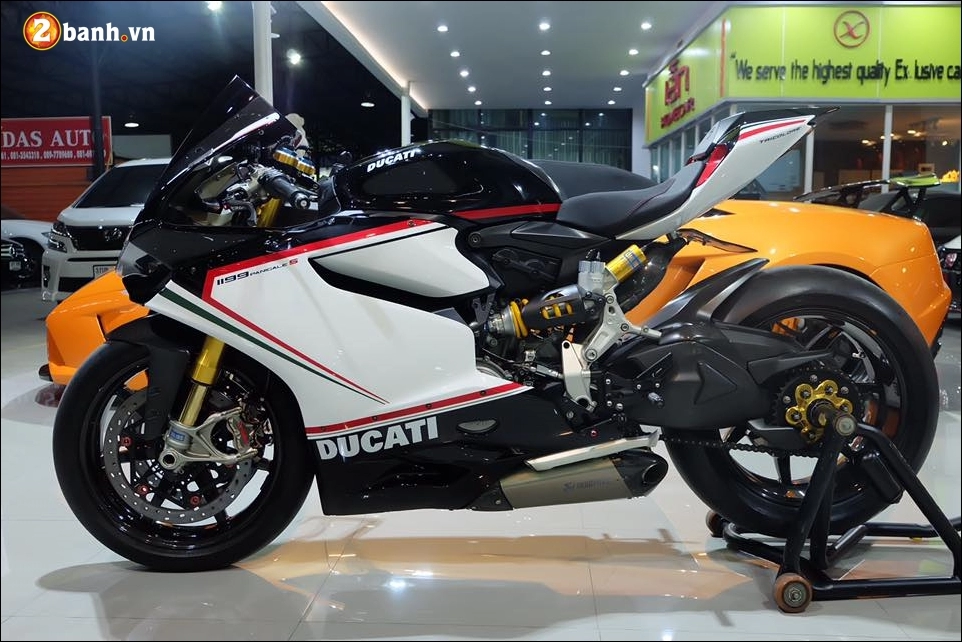 Ducati panigale 1199 độ quỷ dữ hung bạo cùng tem đấu thể thao