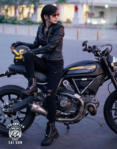 Ducati scrambler full throttle của nữ biker xinh đẹp sài thành