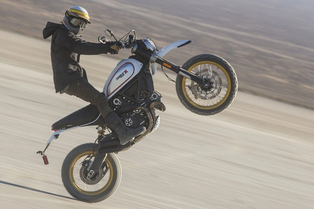 Ducati scrambler ra mắt phiên bản mới desert sled 2017 với giá từ 263 triệu đồng