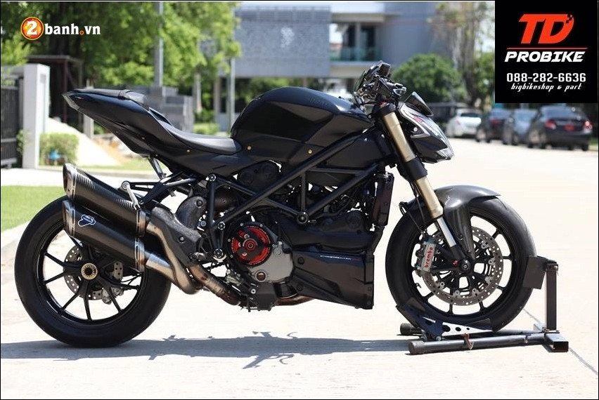 Ducati streetfighter 848 độ cực ngầu bên tông màu đen huyền bí