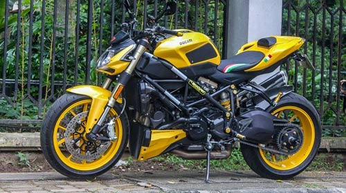 Ducati streetfighter 848 lột xác với bộ đồ hàng hiệu